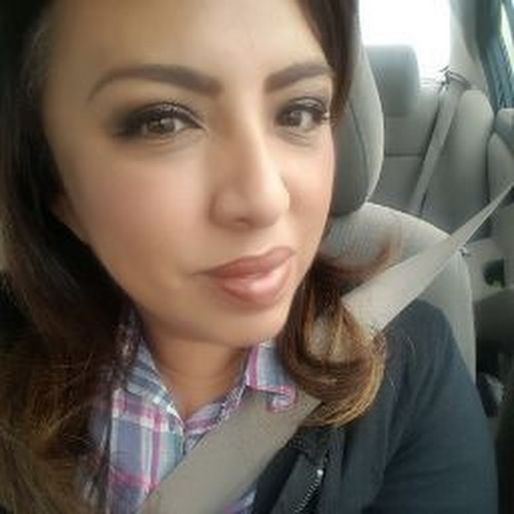 Meet your Posher, Claudia